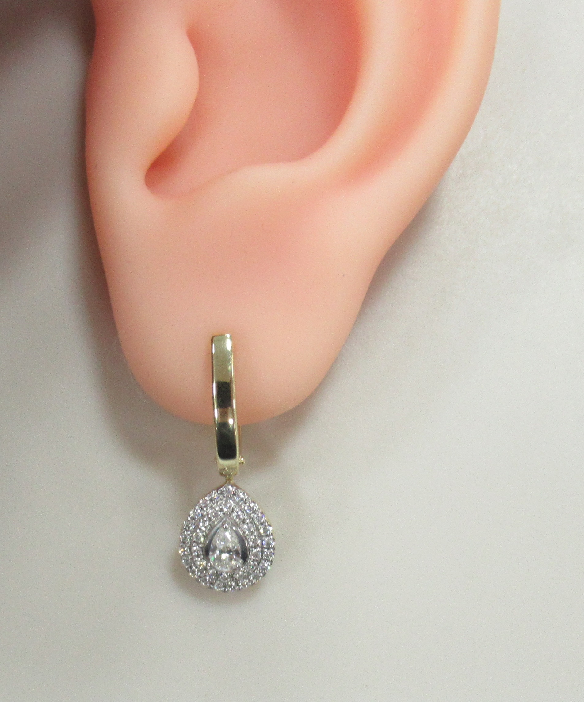 Серьги из желтого золота с бриллиантами